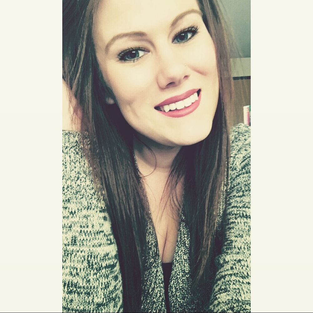 Meet your Posher, Kayla